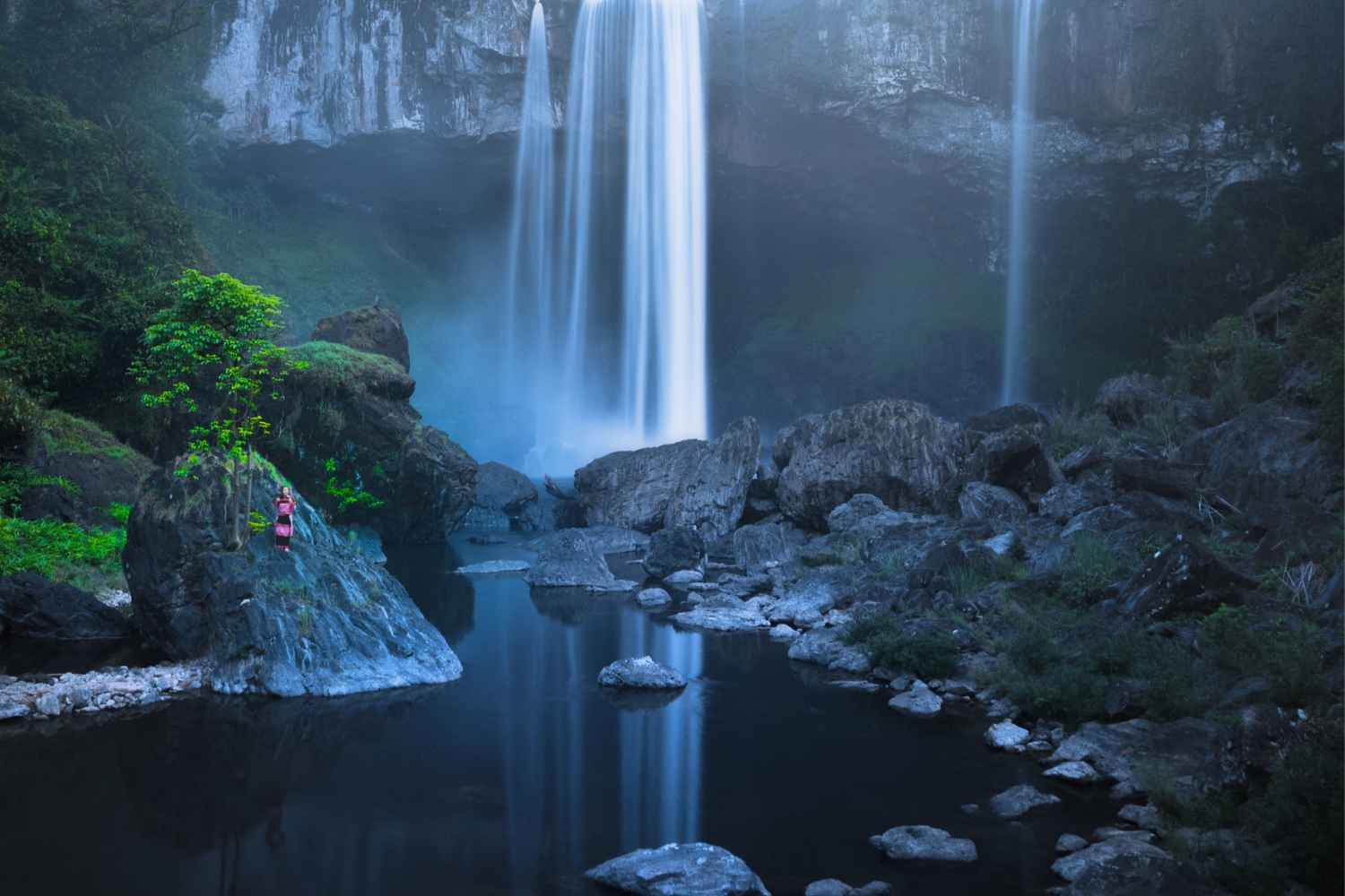 The white stream of water
